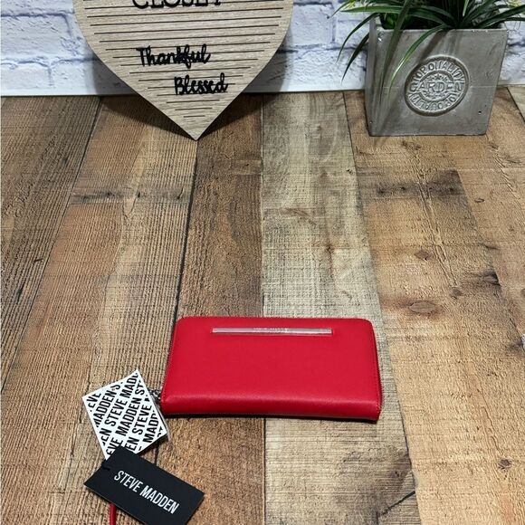 NEW STEVE MADDEN Red Zip Around Wristlet Wallet - Picture 10 of 11